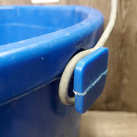 Heated Plastic Water Bucket *vgc, mnr scratches, dirty, bottom storage crack, works?