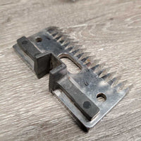 Wide 2 Piece Clipper Blades *gc, clean, mnr rusty, sharp?
