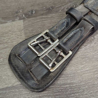 Padded Leather Short - Dressage Girth, 2x els *fair, filthy, creases, hairy seams, dry, stiff, bent, cracking, stretched keepers
