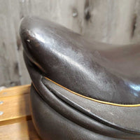 14.5" W *5.75" Hastilow Ranger Close Contact Saddle, 2 Billet Guards, Wool Flocking, Rear Gusset Panels, Med Front Blocks, Flaps: 12"L x 11.75"W Serial #: 2010 42 43
