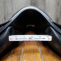 17.5" MW 5.5" Equipe Oracle Dressage Saddle, Equipe Red/White Cotton Cover, Foam Panels, Xlg Exterior Front Blocks, Flaps: 15.5"L x 12"W Serial #: 17.5 N01070118 DORES +1M
