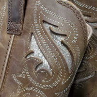 JUNIORS Square Toe Cowboy Boots *xc/vgc, mnr scuffs, hair, rubbed inner heels, stains & scratches
