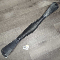 Padded Leather Short - Dressage Girth, 2x Els *vgc/gc, clean, creases, hollows, film, rubs, faded, older, discolored?stains
