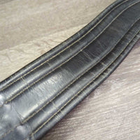 Padded Anitomical Girth, 2x els, 3x D Rings *vgc/gc, clean, mnr hairy seams, rubs, creases/cracks
