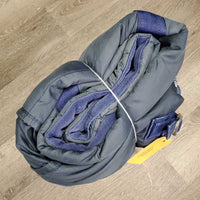Med Quilt Stable Blanket *fair/gc, 0 legs, clean, broken buckle, mnr tears, snags, threads, oxidize, faded, frays, rubs
