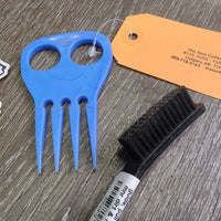 7 pcs Braiding Kit: scissors, thread, needle, mane comb, braiding guide, pull through brush, bag *gc, mnr dirt & rubs
