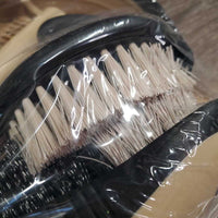 Grooming Set: 2 Brushes, Curry, Comb, Brush, Sweat Scraper, Hoof Pick, bag *new
