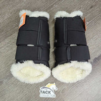 Front & Hind Fleece Lined Closed Boots *xc, clean, mnr snags
