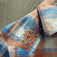 LS Western Shirt, snaps, embroidered *gc, crinkled, mnr puckers
