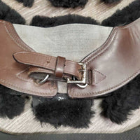 Anatomical Short Girth, 4 liners *vgc, mnr stains, clean, hair, residue, rubs, clumpy
