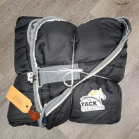 Lt Quilt Stable Blanket, tail *vgc, clean, mnr hair, threads, pills, rubs, puckers
