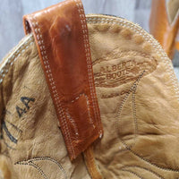 Pr Pointy Toe Western Boots *vgc, clean, mnr stains & loose thread ends
