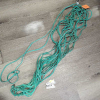 Thick Nylon Rope Hay Net, double end snap *gc, rusty, mnr dirt, rubs & stains/discolored, snap: rusty & mnr stuck end
