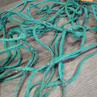 Thick Nylon Rope Hay Net, double end snap *gc, rusty, mnr dirt, rubs & stains/discolored, snap: rusty & mnr stuck end
