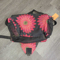 Hanging Grooming Bag, Shoulder Strap *vgc, mnr edge rubs, dirt & stains
