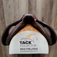 17.5" XW 6.5" Passier Close Contact, 2 Billet Guards, 4 Velcro Blocks, Black TackHack Cover, Wool Flocking, Rear Gusset Panels, Flaps: 14.25"L x 14"W Serial #: 17.5 303158
