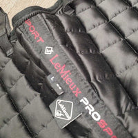 Quilt Jumper Saddle Pad, 1x piping *gc, clean, torn edge, mnr holey edges, puckers, threads, puckers, pills, rubs, seam residue
