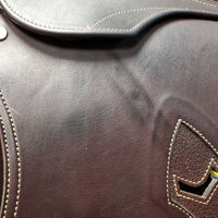 17" *MW 5.5" Tech 1 Close Contact, 2 Billet Guards, Black Tech1 Cover, Velcro Front Blocks, Wool Flocking, Flaps: 14.5"L x 14.5"W Serial #: 2209371773 FMRO
