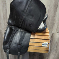 17.5" MW *5.75" *Adj (interchangeable Headplate) Albion Platinum Ultima Dressage Saddle, Red/Black Fleece Cover, Wool Flocking, Front & Rear Gusset Panels, Lg Front Blocks, Flaps: 17"" x 12.25"W Serial #: 64626 315
