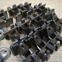 18 Assorted Plastic Electric Fence Clips *gc, rubs, scratches, stains
