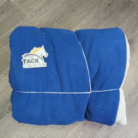 Square Fleece Cooler *gc, mnr hair, dirt, pilly, stains, clumpy
