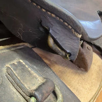 Middleton & Sons WW1 Cavalry Saddle, 2x Stirrup Irons & Leathers, Girth *NOT for Riding - DISPLAY ONLY
