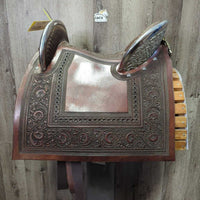 14" Silver Cloud Peruvians Show Saddle: 3 pads, 2 wool/1 Corona (leather), Tapacola(tail), Batacola(crupper), Cruzeta(connector), Retrancas(straps), Stirrups, latigos, String Cinch, Breastplate, Headstall, Hackamore, Reins, Tapa Ojos (eye covers), Bag

