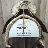 14" Silver Cloud Peruvians Show Saddle: 3 pads, 2 wool/1 Corona (leather), Tapacola(tail), Batacola(crupper), Cruzeta(connector), Retrancas(straps), Stirrups, latigos, String Cinch, Breastplate, Headstall, Hackamore, Reins, Tapa Ojos (eye covers), Bag
