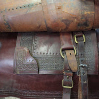 14" Silver Cloud Peruvians Show Saddle: 3 pads, 2 wool/1 Corona (leather), Tapacola(tail), Batacola(crupper), Cruzeta(connector), Retrancas(straps), Stirrups, latigos, String Cinch, Breastplate, Headstall, Hackamore, Reins, Tapa Ojos (eye covers), Bag

