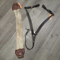 14" Silver Cloud Peruvians Show Saddle: 3 pads, 2 wool/1 Corona (leather), Tapacola(tail), Batacola(crupper), Cruzeta(connector), Retrancas(straps), Stirrups, latigos, String Cinch, Breastplate, Headstall, Hackamore, Reins, Tapa Ojos (eye covers), Bag
