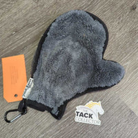 Double Sided Fleece Grooming/Applicator Mitt *vgc/gc, mnr dirt, hair, residue, clumps
