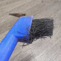 Plastic Hoof Pick, brush *gc, bent bristles, residue, rust, mnr dirt
