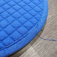 Quilt Jumper Pad *gc, clean, faded, mnr holey edges, pills, threads, dirt, unstitched, rubs
