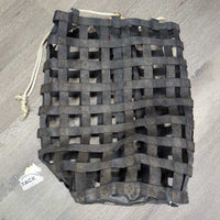 Round Slow Feed Hay Net, Top Rope *gc, clean, stained, residue, faded, rubs, replaced rope
