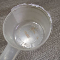 Plastic Supplement Scoop *gc, mnr residue
