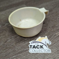 Plastic Feed Scoop, short handle *gc, hair, mnr dirty
