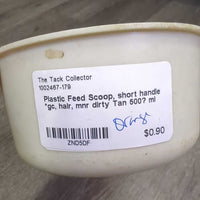 Plastic Feed Scoop, short handle *gc, hair, mnr dirty
