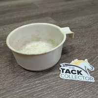 Plastic Feed Scoop, short handle *gc, hair, mnr dirty
