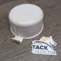 Plastic Feed Scoop, short handle *gc, hair, mnr dirty
