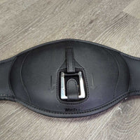 Synthetic & Neoprene Short - Dressage Anatomical Girth, CAIR Padding, Center Clip, 2x els, tag *new
