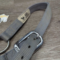 Nylon Halter *gc, mnr dirt, stained, faded, hair, rubs
