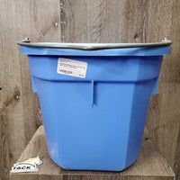 Flat Back Plastic Bucket *gc, dirt, scuffs, faded, residue, scuffs, scrapes, smells
