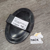Rubber Curry, handle, round bristles *vgc/gc, mnr film, hair, dirt, scratches
