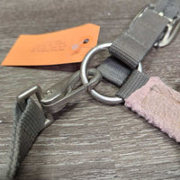 Nylon & Fleece Halter, adj, snap *fair, v.torn holes, dirty, clumpy, stains, rubs, hair
