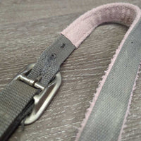 Nylon & Fleece Halter, adj, snap *fair, v.torn holes, dirty, clumpy, stains, rubs, hair
