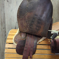 *DECOR ONLY - NOT FOR RIDING *TWISTED Tree *Antique Trail - Cavalry Saddle, 2x Trial Bags, Leathers, Irons, Fleece Flocked
