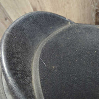 Synthetic Leadline Saddle *vgc, mnr dirt & hair
