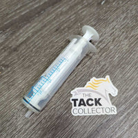 Plastic Syringe *gc, mnr dirt, scuffs, residue
