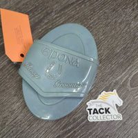 "Glossy Groomer" Flexible Rubber Curry Comb, handle *vgc, clean, mnr residue, rust
