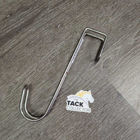 Metal Wire Bridle Hook *gc, rust, mnr dirt, residue
